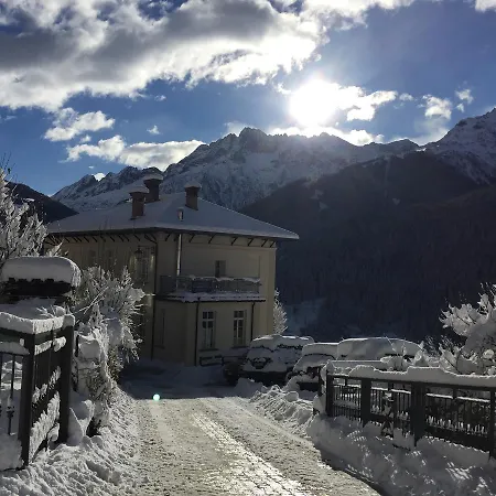 La Vecchia Scuola 3* Villa d'Allegno